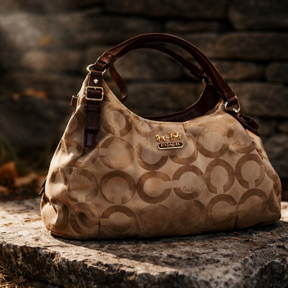 Coach 17689 Maggie OP Art Sateen Shoulder Bag Purse Handbag
